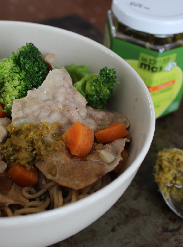 Soupe asiatique et bouillon aux fleurs d'ail - Recette - Le Petit Mas